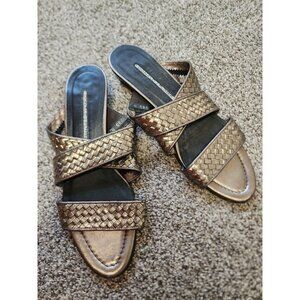 Donald Pliner tan metallic woven kitten heel sandal 8.5 narrow